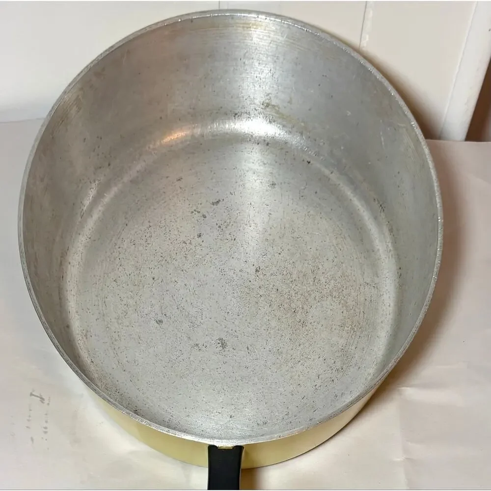 Vintage Club Aluminum 11.5-inch chicken fryer skillet Harvest Gold